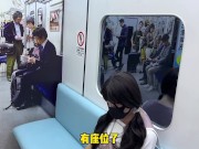 在末班地铁空无一人的车厢里，将害羞女友内裤撕下 - Screenshot 2 of 16 - 中国