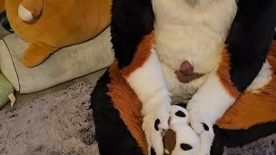 PAW FUCKER! @AngryBarks loves fucking his feet until he cums hard 💦 Bark Bark!