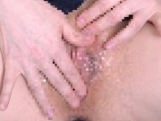 【個人撮影】素人熟女 熟女オナニー♡ ちっぱい熟女のオイルでスローオナニー🩷念入りにクリクリするところをじっくり見てね🩷 오일로 천천히 자위하기🩷 자위하는 동안 주의 깊게 보기🩷 13/16