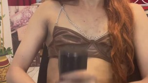 She wanking and cumming to sex toy vibrator