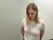 МОЯ НОВАЯ СОСЕДКА СВЕРХУ ОКАЗАЛОСЬ ШЛЮХОЙ И РАЗДВИНУЛА НОГИ В ПОДЪЕЗДЕ - ПУБЛИЧНЫЙ СЕКС 4/16