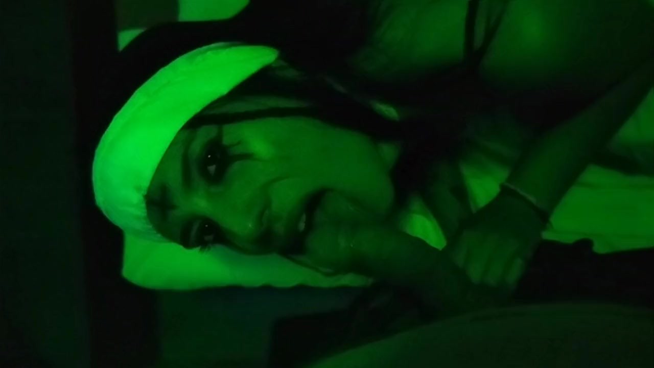 "Monja traviesa: Se Traga Todo y Termina Bañada en Semen" - Free Sex Video - RedTube