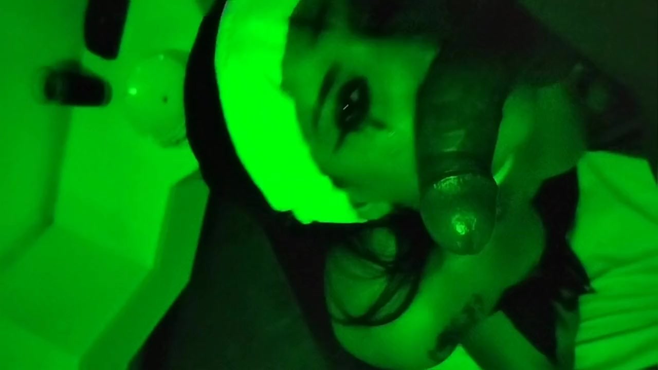 "Monja traviesa: Se Traga Todo y Termina Bañada en Semen" - Free Sex Video - RedTube