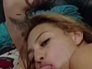 Goza mamando mi gran polla y lamiendo mi semen