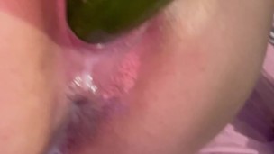 Mi consolador me hace venir hasta