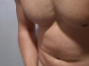 Masturbandome en la ducha del gimnasio