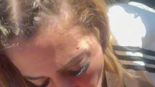 Pompino rischioso in macchina - Ingoia fino all’ultima goccia