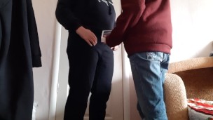 I gave my girlfriend an iPhone and she thanked me with cunnilingus (with conversations)