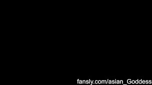 Milf japonesa mostra como é chupar gostoso