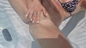Orgasm Msturbation in Jakuzi Outdoors