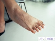 Sensual Foot Tease with Ella Reese 9/16