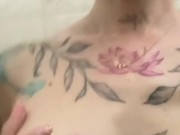 masaje a mi coño antes de la ducha 1/16