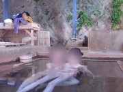 混浴露天風呂に入ったら誰も居なかったので昼間っからイケナイ性交 10/16