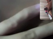 PUSE CACHONDA A MI AMIGA POR VIDEOLLAMADA !! HACE QUE ME CORRA 7/16