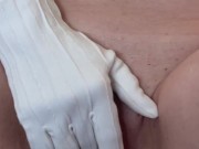 мастурбирует сочную киску стонет от оргазма 2/16