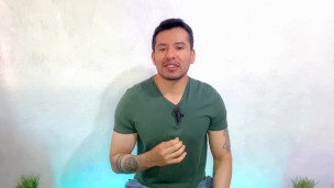 Despachador de una gasolineria me ofrece su culo y lo preño con mis 20cm de verga a pelo! Relato