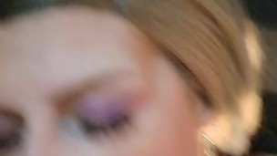 SEXY BABE LOVES SUCKING DICK!!