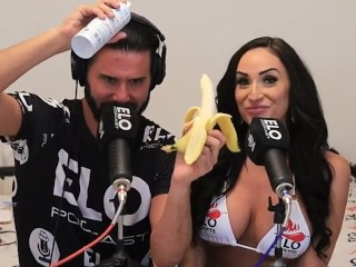 Alyssia Vera recibe nalgadas en el cuarto picante