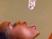 Lori Alexia tettona dalla pelle nera si scopa la fica con un vibratore 14/16