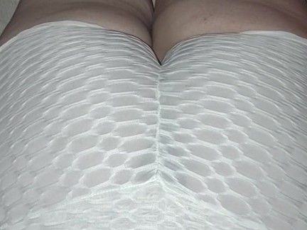 Sneaky link stepsister doesn t want to stop sucking my dick in her brothers basement 😈