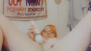 Quickie masterbation play with butt plug