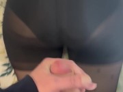 Je le suce bien et il jouit son sperme chaud sur mes fesses 😋💦 10/16