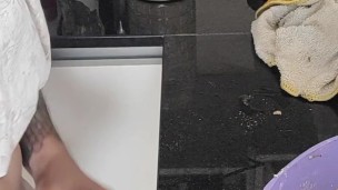 Masturbacion en la cocina