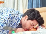 Yakışıklı erkeğe amını veren kızlar Türk Sikiş 1/16