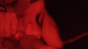 Se pelio con el novio y se desquitó conmigo, terrible mamada, me trago toda la leche