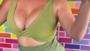 Always needa do a lil dance at the gym right? 😝