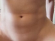 Il se fait surprendre en train de se branler par sa copine 12/16