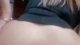ESTA CHICA SUPO MUY BIEN COMO HACERME LLEGAR AL ORGASMO CON SU CULO SUPER GRANDE MIENTRAS TERMINABA