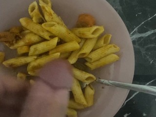 Cum on makarna