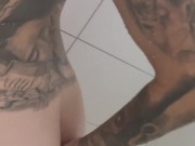 Banho delicioso de uma  querendo pau na bucetinha...