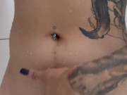 Banho delicioso de uma  querendo pau na bucetinha... 9/16