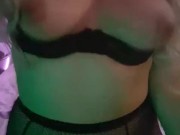 saltando en una polla de juguete 14/16