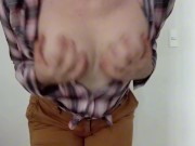 Petite traviesa con los dedos mojados 16/16