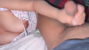 Sexy hermanastra es follada después de su trabajo