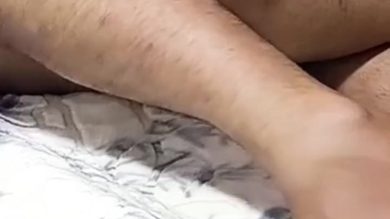 سكس مشاهير العرب 🍌رقصه مصريه مشهوره تتنتاك مع زبون سعودي بفندق في الخليج - Free Sex Video - RedTube