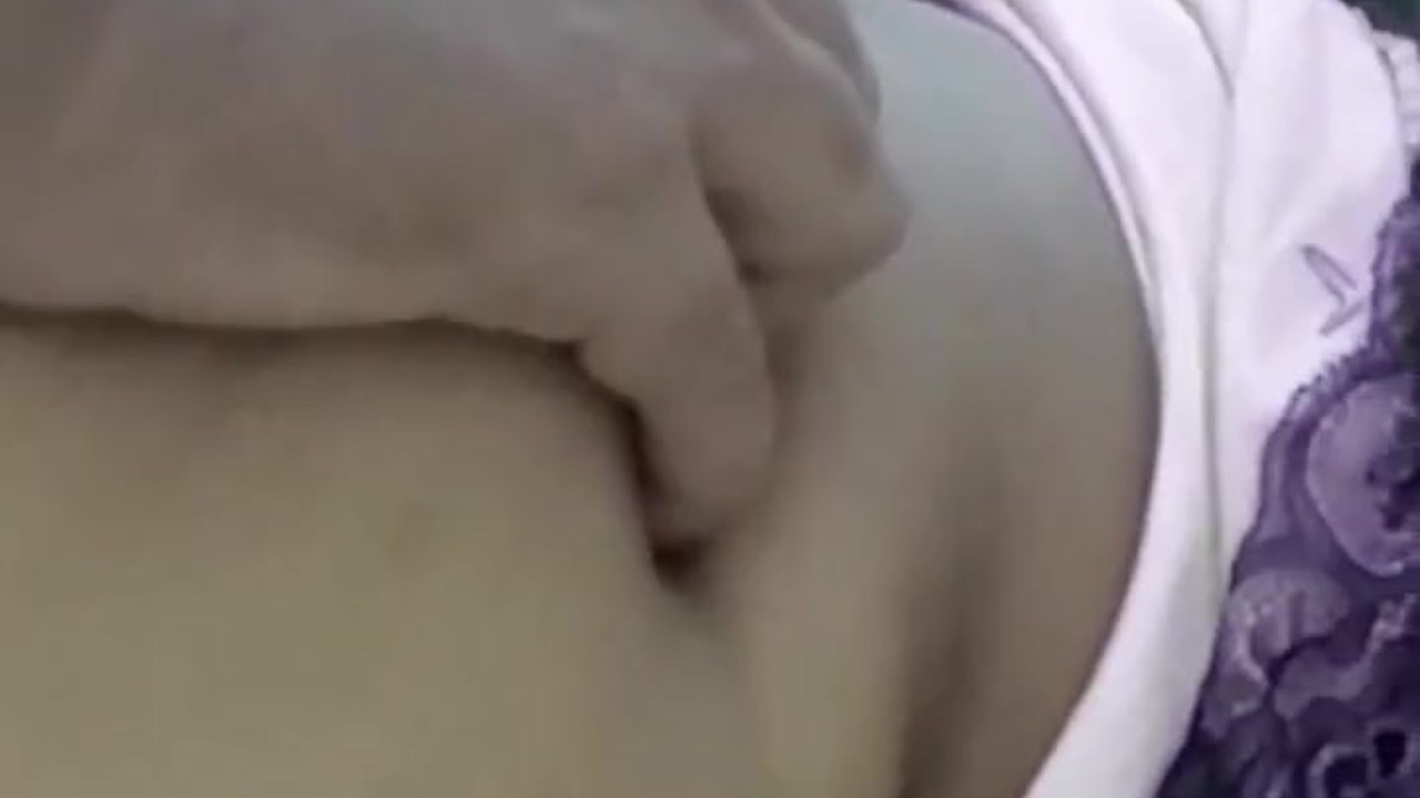 سكس أزواج مصرين 🍑 مصري يصور زوجته بعيد ميلادها ونزل في طيزها - Big Ass