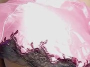 خمسينية مشهوره في الروتين اليومي يتسرب لها في شقه مفروشة حبيبها العشريني 6/16