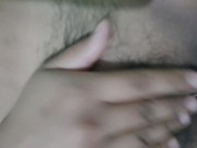 milf cachonda se masturba hasta hacer un squirt 14/16