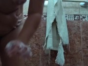 Pasándola rico mientra me baño Y me vengo 💦🤤 1/16