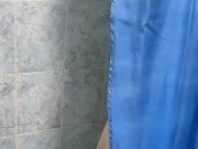 Se ducha y después se pone cachonda mujer latina culona