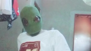 He oils and massages his BBC 🍆💦 when mom is not there waiting for stepsister 😞