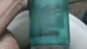 Gemidos intensos usando juguete succionador!! (chico se masturba)