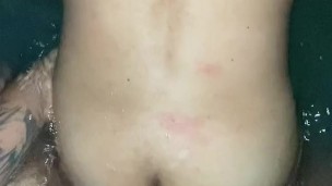 PENETRANDO a una Milf TETONA y Cabalga hasta correrse ella misma en el jacuzzi