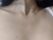  Vídeo de  masturbación anal de chica delgada para un mototaxista al que le gusta 