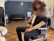 SBORRATA IN GOLA DAL BARBIERE, sono saltata sopra il suo cazzo 13/16