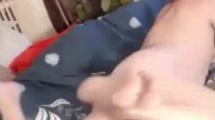 Je me branle et ma cam tournait.
